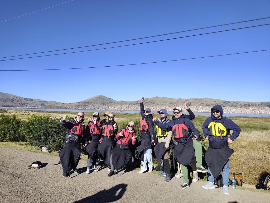 Travesía en Kayak Amantani + Remo en Uros