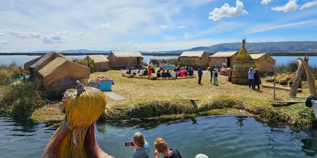 Tour en Lancha Rápida Uros + Taquile
