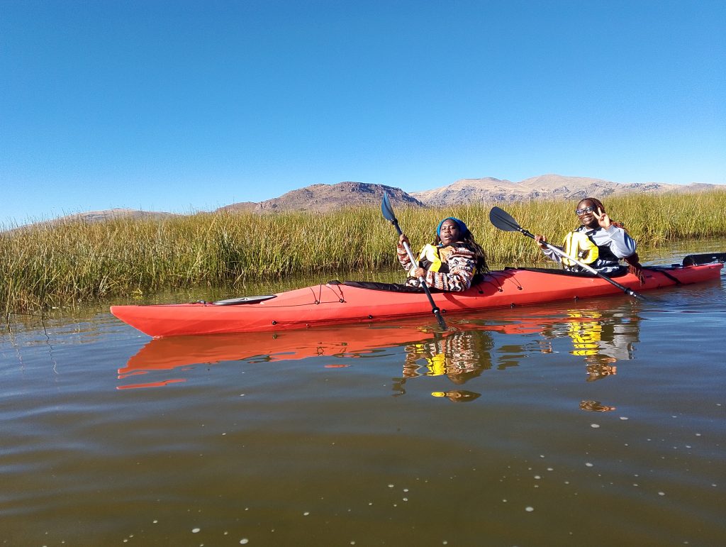 Paseo en Kayak Matutino por Islas Uros